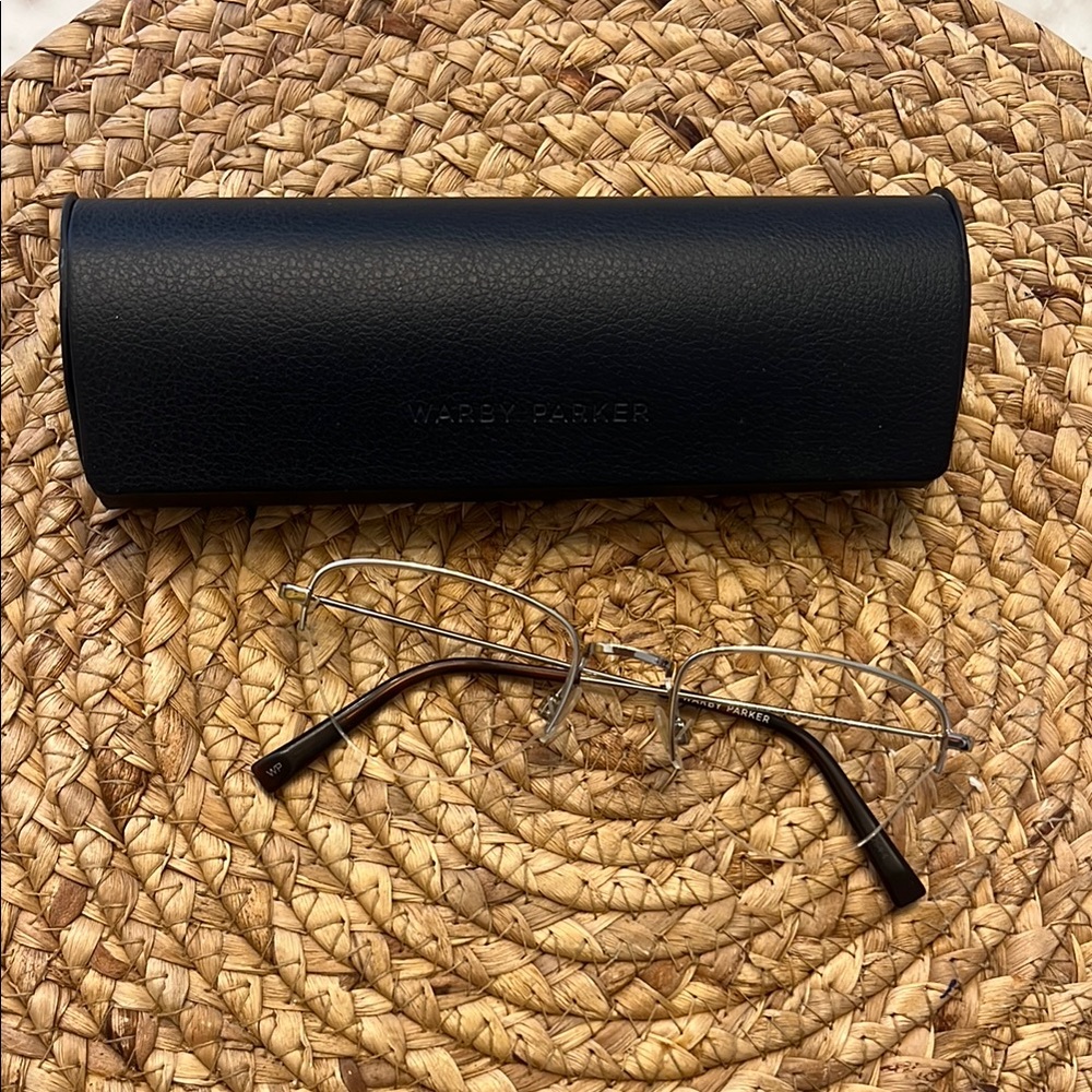 Warby Parker, Armando frame,  Men's Glasses in Black and Silver.